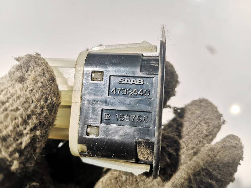 4733440 SAAB 9-5 2006 Bouton commutation déverrouillage du hayon