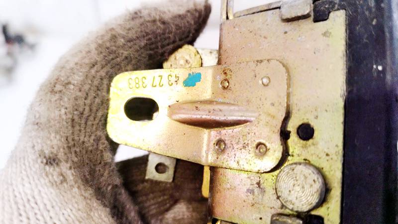4327383 SAAB 900 1995 Trunk Lid Lock Latch - REAR - Thumbnail 3