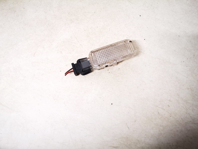 3B0947415 Volkswagen Passat 1998 Salono lemputė