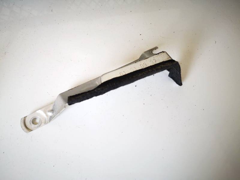 8D9827579 Audi A3 1997 Other holders