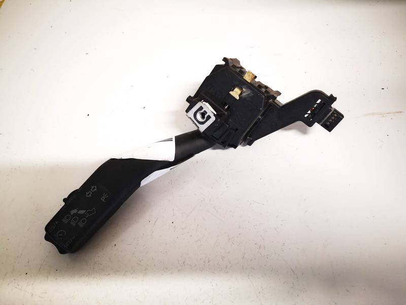 1K0953513G Skoda Octavia 2006 Pagrieziena signāla slēdzis