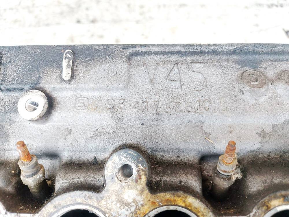 9641752010 Volvo V50 2004 Culata del motor - Thumbnail 3