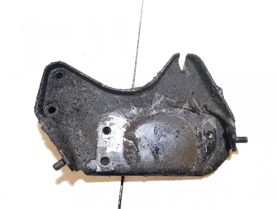 Audi A6 1997 Engine Mount Bracket and Gearbox Mount Bracket