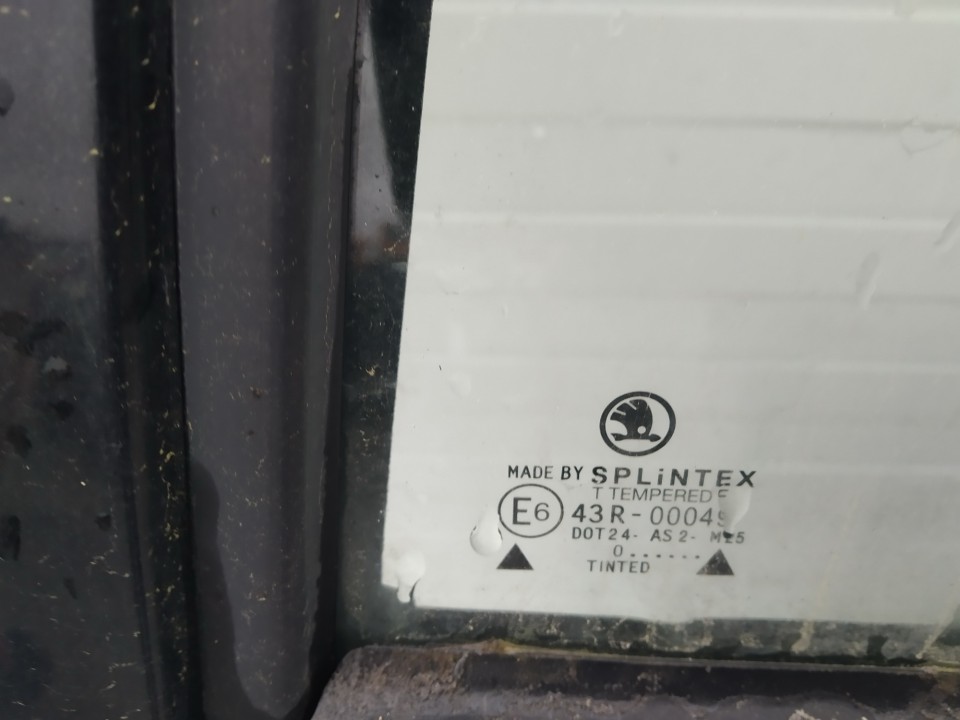 Skoda Octavia 2000 Quarter glass - REAR RIGHT - Thumbnail 2