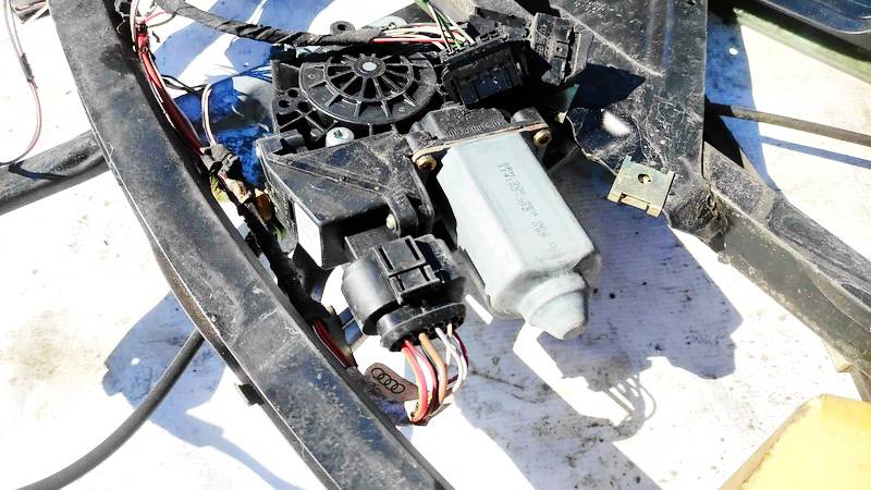 8D0959802D Audi A4 1997 Window Motor - FRONT RIGHT - Thumbnail 2