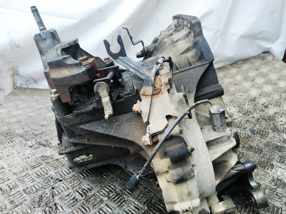 XS4R7F096CB Ford Focus 2002 Gearbox - Thumbnail 2