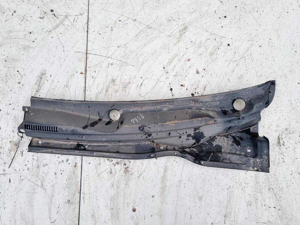 557820F010 Toyota Corolla Verso 2004 Wiper Muolding - FRONT